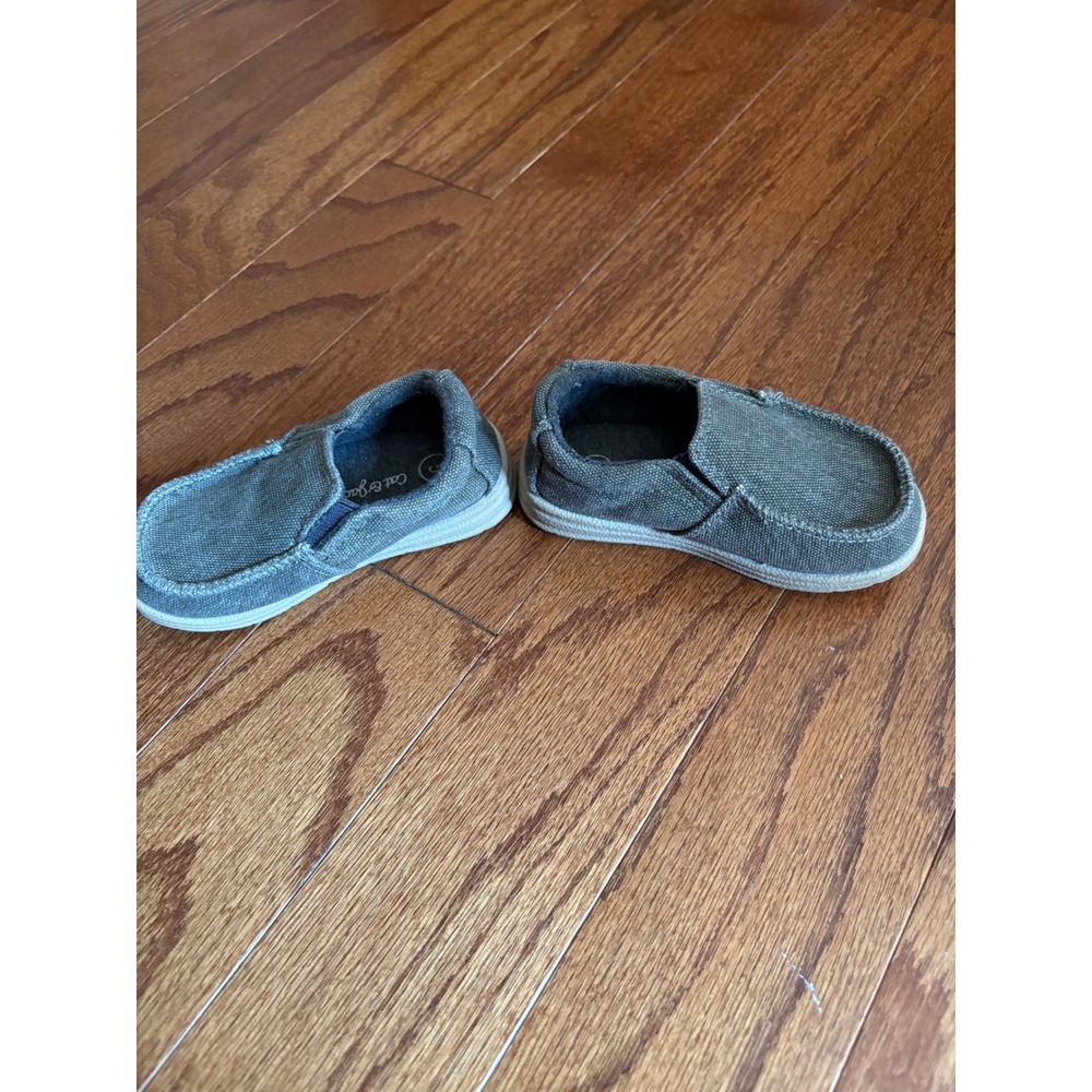 Cat & Jack Gray Slide On Toddler Shoes Size 5 - Picture 3 of 6